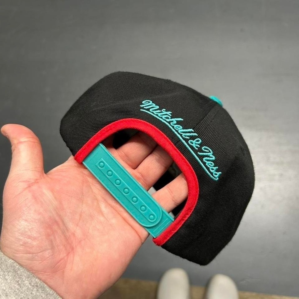 Vintage retro Vancouver grizzlies Mitchell & ness wool SnapBack hat cap OSFA - Picture 3 of 4